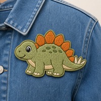 Patch personnalisé Stegosaurus en tissu chenille 3D brodé thermocollant avec bordure Merrow pour vêtements et chapeaux d'enfants, commande en gros