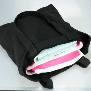 Bolsa de Compras de Algodón Orgánico Reutilizable y Reciclable con Logotipo Impreso en Serigrafía y Color Personalizado - Product Image 5