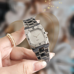 Orologio da Donna Lucky Turn <span class=keywords><strong>Vintage</strong></span> con Cinturino in Oro e Acciaio, Quadrante Quadrato da 37mm con Lancette al Quarzo, Stile Sofisticato e di Moda - Product Image 2