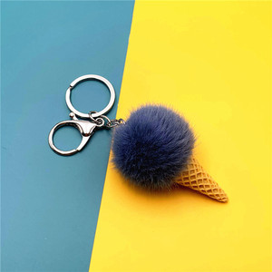 Niedlicher Kawaii Trendiger Mini-Pompom Eiscreme-Schlüsselanhänger Weicher Fellball Plüsch-Schlüsselanhänger Süßer Eistüten-förmiger Schlüsselanhänger für Taschen - Product Image 6