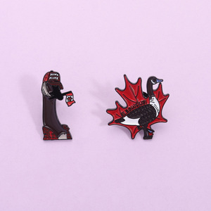 Badges en métal émaillé personnalisés style <span class=keywords><strong>Canada</strong></span> <span class=keywords><strong>Goose</strong></span>, épingles en étain noires et rouges pour veste, pour enfants, personnalisation OEM en usine - Product Image 4