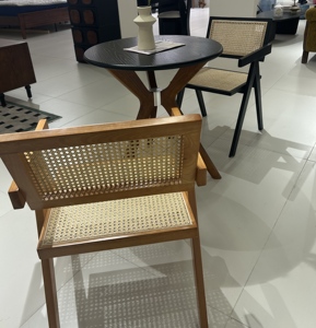 Sedia da Pranzo in Legno Massello con Braccioli in Rattan Antico, Schienale in Rattan Moderno e Casual per Casa e Caffetteria, Collezione Chandigarh - Product Image 4