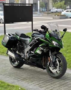 <span class=keywords><strong>Moto</strong></span> <span class=keywords><strong>Kawasaki</strong></span> Z1000SX Sport Tourer avec carénage aérodynamique et réservoir de carburant de 21 L, motos à essence - Product Image 1