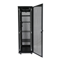 Armoires de réseau de centre de données extérieures 42U personnalisées porte en verre 19 pouces hub réseau serveur support montable au sol stock réseau