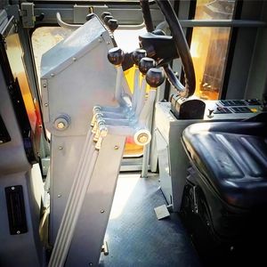 90% Nouvelle niveleuse d'occasion Cat 12H - Product Image 4