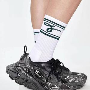 Fabricant de chaussettes, chaussettes jacquard personnalisées, chaussettes de sport en coton pour hommes, chaussettes unisexes, chaussettes de course, chaussettes de sport avec logo personnalisé - Product Image 3