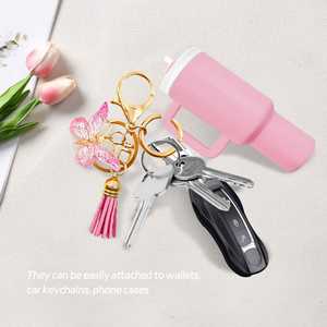 Porte-clés en peluche personnalisés mignons en forme de dessin animé pour sacs d'école et clés de voiture - Product Image 6