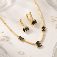 Parure de bijoux ZG élégante en laiton doré avec pendentif barre en zircon cubique marquise et boucles d'oreilles pendantes, cadeau pour femme