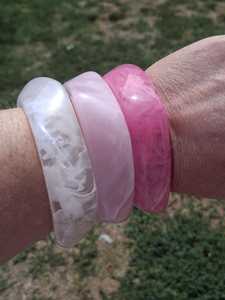 กำไลเรซินอะคริลิคหลากสีสำหรับเด็กผู้หญิงเครื่องประดับแฟชั่นทำมือน้ำหนักเบาสำหรับสวมใส่ทุกวันหรืองานกิจกรรมพิเศษ - Product Image 6