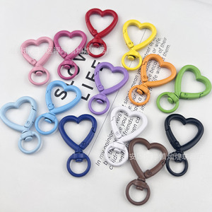 Hebillas de resorte de aleación de zinc con forma de corazón en colores macaron para accesorios de joyería DIY, colores surtidos al por mayor - Product Image 3