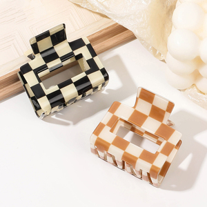 Pinces à cheveux rectangulaires ajourées à motif damier européen et américain, assorties aux couleurs, demi-pinces requin à carreaux pour femmes - Product Image 5