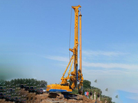 Mini-foreuse rotative sur chenilles pour pieux de fondation KR165 220V, portée 55m, avec pièces de rechange, à vendre