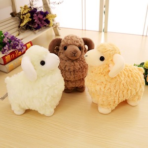Vente en gros usine : Peluche créative en forme de mouton de dessin animé, coussin en coton PP à poils courts, maille lavée, anti-stress - Product Image 3