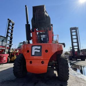 Reach Stacker Fantuzzi d'occasion pas cher à vendre, équipement de levage de conteneurs de 45 tonnes d'occasion Fantuzzi CS45KM en bon état - Product Image 4