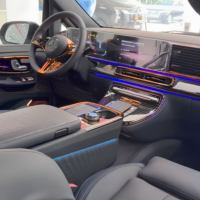 Console de réfrigérateur Dynamic Island en gros, MOQ 1 pièce, support de tasse coulissant électrique et chargeur USB pour Mercedes, directement de l'usine