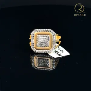 Bague pour homme en or 18 carats de qualité supérieure avec un design de diamant carré et une finition élégante, parfaite pour un usage quotidien, des fêtes, des mariages et des cadeaux. - Product Image 1