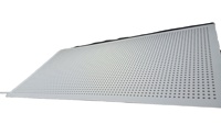 Plaque de plafond en plâtre perforé 4FT*8FT avec panneau acoustique en fibre de verre pour théâtre, auditorium, salle de réunion