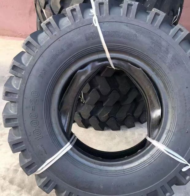 Doosan Develon Excavator Parts Original TIRE ASSY 900138-01320 for DX165W-5 DX170W DX170W-5 DX190w DX190W-3 DX190W-5 DX210W