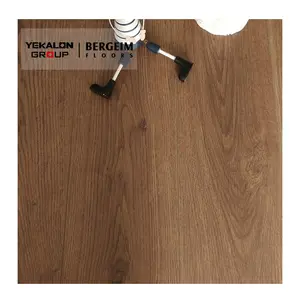 8Mm Tot 12Mm Indoor Hdf Vloeren Glad Ac5 Bruine Laminaat Vloeren Voor Woonkamer Vloeren