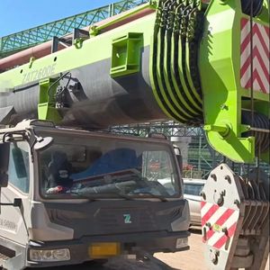 Zoomlion's 200-Ton Crane for Tight Spaces 100 Ton Rated <b>Loading</b> Core Components Engine Pump Gearbox Motor for Heavy Lifting - Product Image 4