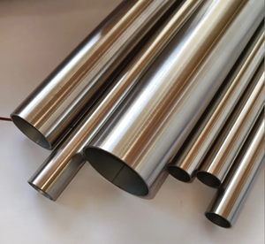 Tubo in <span class=keywords><strong>Acciaio</strong></span> Inossidabile Rotondo Senza Saldatura ASTM A249 A269 A270 A312 Serie 300 304 304L 316 321 2B con Servizi di Piegatura e Taglio - Product Image 4