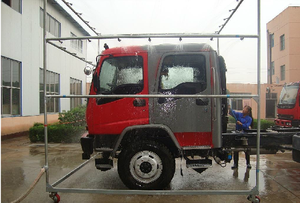 Camion de lutte contre l'incendie de nouvel état d'ISUZU avec le matériel en aluminium 2 portes de cabine de double porte changé en 4 portes - Product Image 5