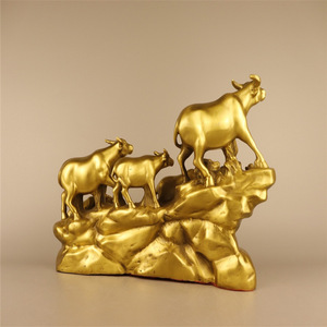 Figurines d'animaux en bronze, cinq bœufs en cuivre, cadeaux créatifs pour la décoration de la maison, objets décoratifs en cuivre, artisanat - Product Image 3