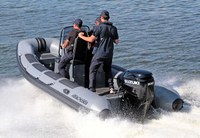 Bateau pneumatique RE550 550 cm avec coque en aluminium Hypalon et console