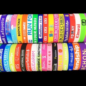 Youmigift : Fabrication de bracelets personnalisés avec logo gratuit, bracelet en caoutchouc, bracelet élastique, bracelet en silicone - Product Image 4