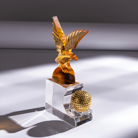 Trophée en cristal d'aigle ancien haut de gamme personnalisable avec balle de golf