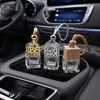 Vente en vrac prix usine voiture suspendu diffuseur bouteille parfum verre type pour automobile