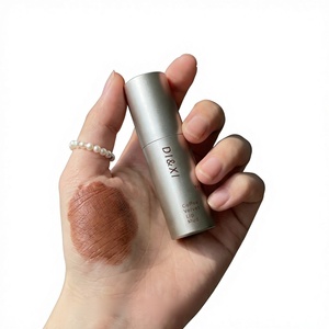 Kit <span class=keywords><strong>de</strong></span> gloss à lèvres <span class=keywords><strong>de</strong></span> luxe organique repulpant et teinté effet velours, avec logo personnalisé pour le maquillage quotidien - Product Image 1