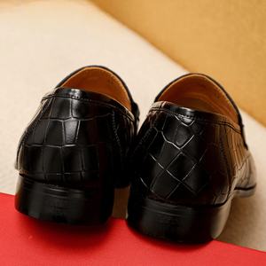 Mocasines de Alta Calidad, Cuero Vacuno con Patrón de Cocodrilo Repujado, Punta Cuadrada, Forma de Zapato Afilada, Cuero Genuino Transpirable, Ferragamos - Product Image 6