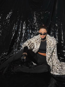 Giacca da Donna con Stampa Leopardata, Lunghezza Media, Colletto a Risvolto, Cappotto in Finta Pelliccia di Volpe, <span class=keywords><strong>Abbigliamento</strong></span> Femminile Allungato - Product Image 2