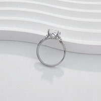Bague de fiançailles élégante et simple en platine Pt950 avec diamant de laboratoire taille émeraude à 4 griffes pour femme