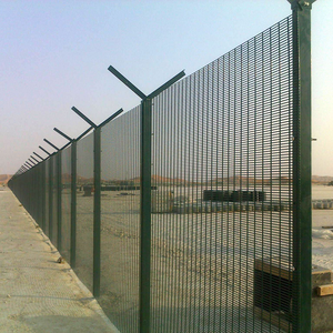Clôture de sécurité métallique anti-escalade ClearVu 358 de 1,80 m, maille anti-coupure et anti-perçage, modélisation 3D pour la construction de prisons, les chantiers et les fermes solaires - Product Image 6