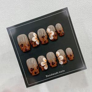Vente en gros de <span class=keywords><strong>faux</strong></span> <span class=keywords><strong>ongles</strong></span> en acrylique de style français, couvrants, pré-dessinés, <span class=keywords><strong>avec</strong></span> effet dégradé, paillettes, pour les <span class=keywords><strong>ongles</strong></span> et l'usage quotidien - Product Image 2