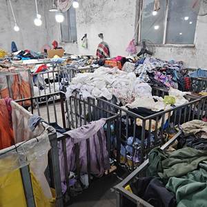 Ropa usada <span class=keywords><strong>vintage</strong></span> mezcla usada vestido surtido <span class=keywords><strong>tienda</strong></span> usada stock tops producto mujer camiseta ropa usada ropa de <span class=keywords><strong>segunda</strong></span> <span class=keywords><strong>mano</strong></span> - Product Image 3