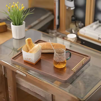Plateau de service rectangulaire moderne en bois de noyer avec poignées en métal doré, plateau décoratif pour la décoration de table basse, commande en gros