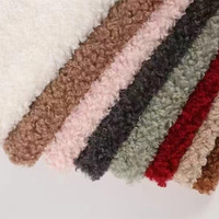 Tissu en fausse fourrure bouclée en polyester super doux 100% personnalisé pour couverture, pyjama pour bébé, doublure de literie