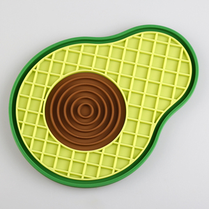 Tapis de nourrissage lent en silicone imperméable et mignon pour chiens, motif de fruits arrondis - Product Image 4