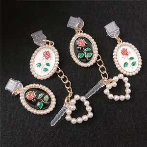 Perle Rose bouchon anti-poussière breloque Kawaii bouchon Anti-poussière prise de Port de Charge pour iPhone14 Type C Protection contre la poussière écouteur <span class=keywords><strong>Jack</strong></span> bouchon - Product Image 2