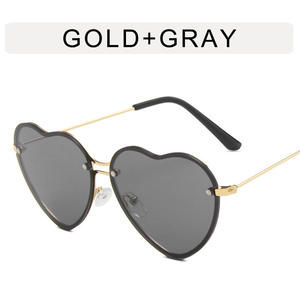 Nuevo Cute PC UV400 Marco de metal Diseño de corazón Gafas de sol Candy Mujeres Unisex Azul Oro Verde Amor Forma de corazón Damas Caballeros - Product Image 6