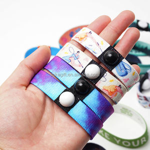 Fabrika toptan oem kişiselleştirilmiş tasarım sabah hareket hastalık kabartma akupunktur deniz bantları kumaş bilekliği - Product Image 3