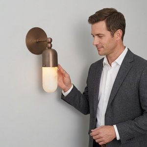 Applique murale moderne en laiton avec abat-jour en verre dépoli, luminaire d'intérieur pour chambre à coucher et décoration intérieure - Product Image 3