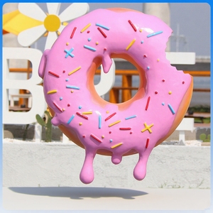 Statua Colorata in FRP a Forma di Cupcake, Scultura di Dessert con Panna Montata e <span class=keywords><strong>Ciliegia</strong></span>, Resistente alle Intemperie per Vetrine di Negozi di Dolciumi - Product Image 3