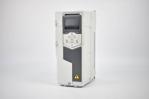 Convertidor de Frecuencia ACS580-01-05A6-4+B056 ACS-AP-S ACS580 Trifásico 380-480V 2.2kW IP55 PLC - Product Image 1