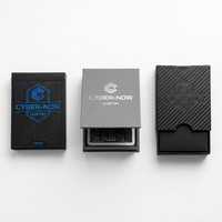 Cartas de Juego Personalizadas Cyber Noir, Papel de Núcleo Negro de 330 g/m², Impresión UV con Puntos de Neón, Baraja para Esports y Regalos Corporativos