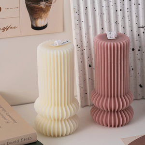 Bougie d'aromathérapie à géométrie origami moderne décorative - Product Image 4