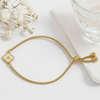 Bracelet chaîne en acier inoxydable imperméable plaqué or 18K Bracelet tendance trèfle à quatre feuilles lettre initiale coquillage